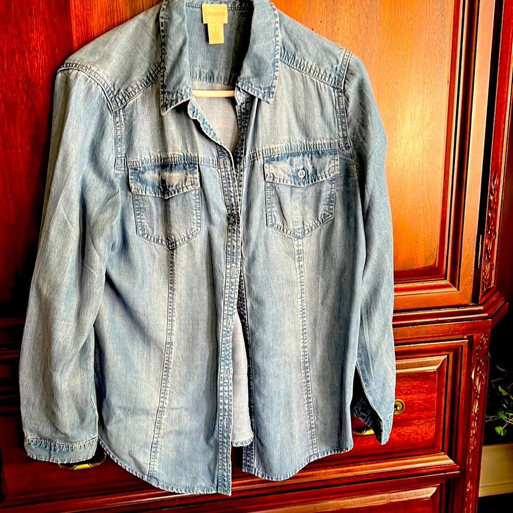 Chicos chambray top size 1 new without tags nonsmoking no pets home
